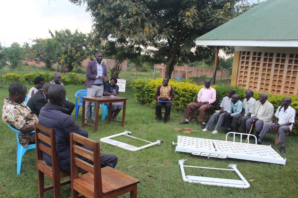 Kiryandongo District Roads committee members  have monitored the progress of road works in the district. The District authorities also handed over an assortment of medical equipment lobbied from Ministry of Health <a href="/MinofHealthUG/">Ministry of Health- Uganda</a>