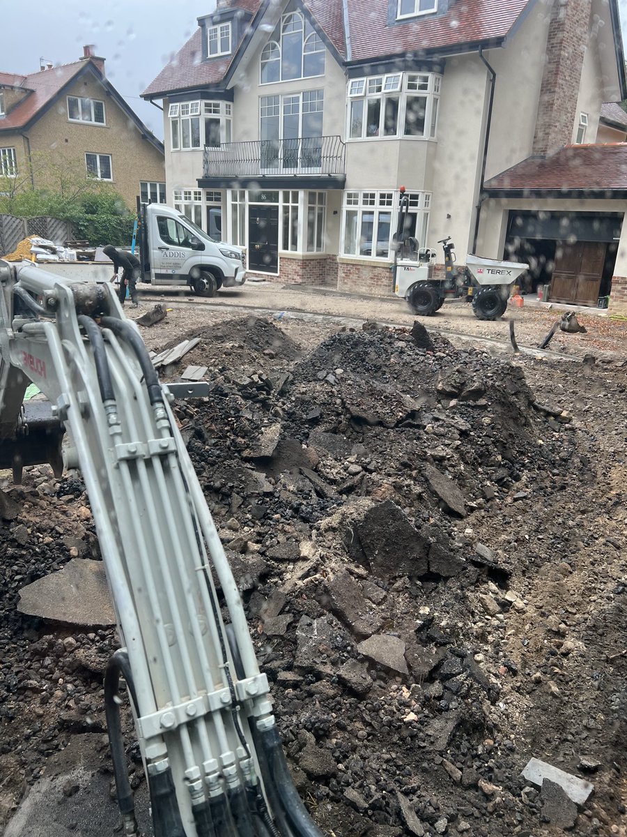 info_addis's tweet photo. Things moving forward well in Harrogate this week !! https://t.co/ydA65ds4gn