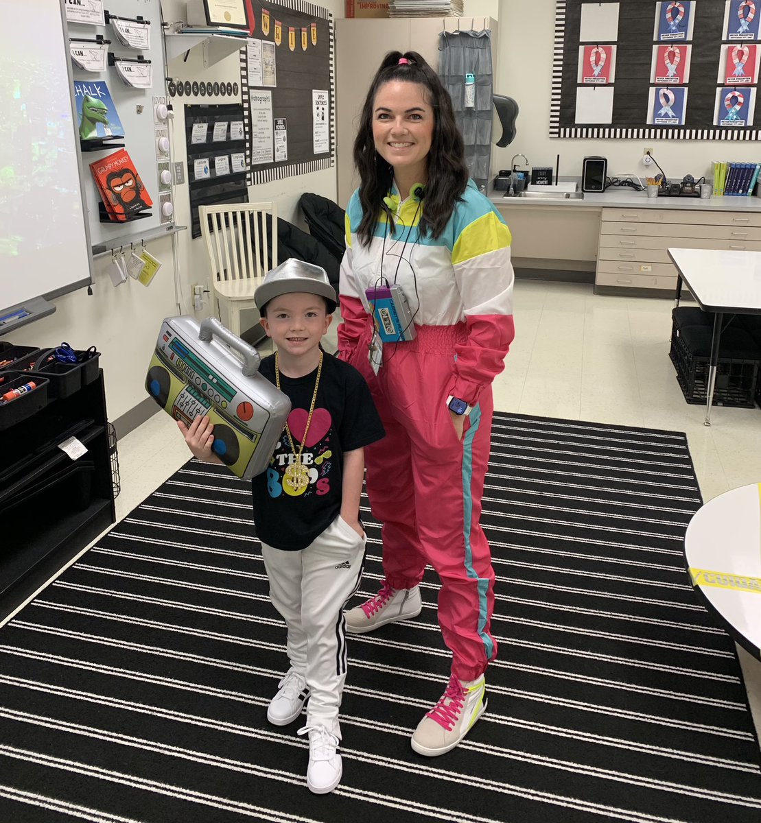 Donald3rdGrade's tweet photo. Decades Day-80’s baby! @Donald_ES @LISDSTEM #ONELISD https://t.co/2tntgJ23p9