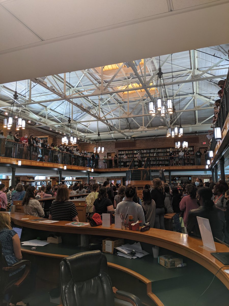 MadeiraStudents's tweet photo. Tuesdays are for CMT in the #MadeiraLibrary! #MadeiraCommunity https://t.co/lzBhdUlArB