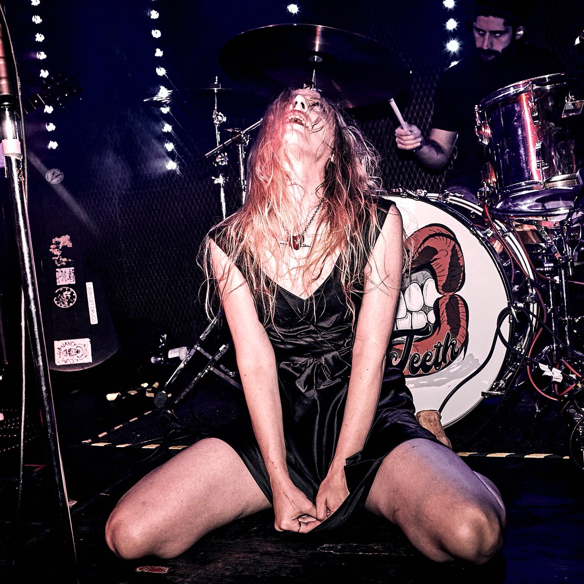 RupertHitchcox's tweet photo. Healthy Junkies at the healthy Junkies in Camden. Published in full @JoyZineUK  @healthy_junkies @camdenassembly 
.

#Camdenassembly  #HealthyJunkies #joyzineuk #gigscenes #londonbylondoners #independentmusic  #KeepMusicLive #ruperthitchcox #gigphotographer #MusicPhotographer https://t.co/acnxVELzjP