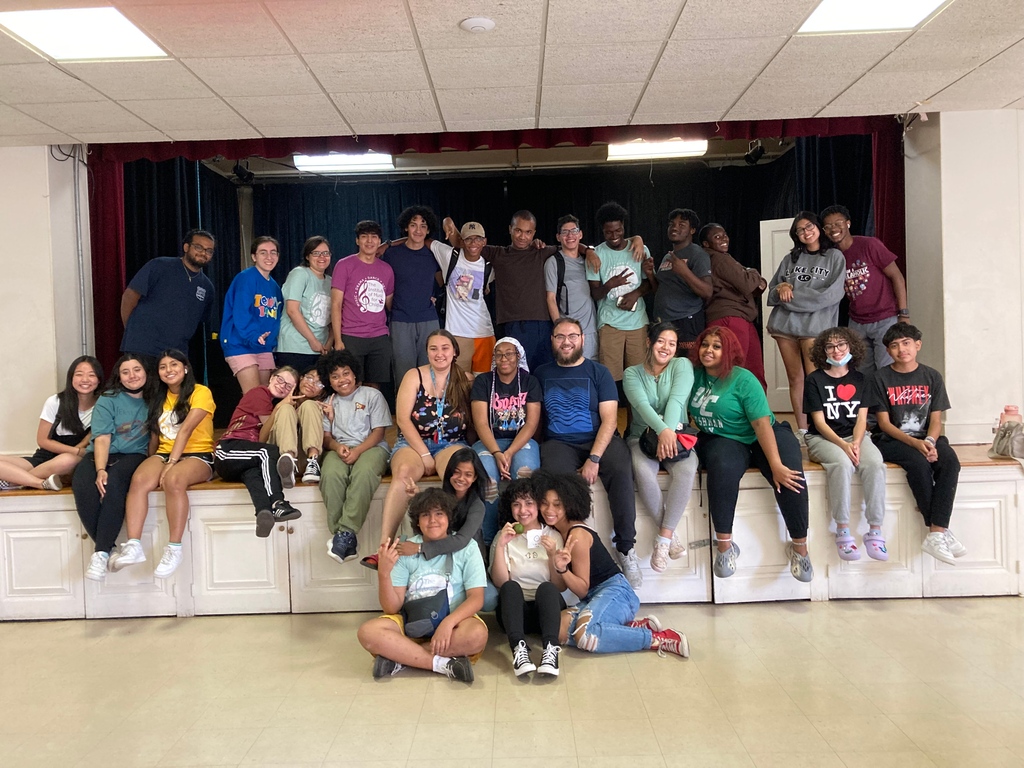 We want to celebrate the OUTSTANDING YOUTH LEADERS from Summer '22. Look at this promising and inspired future! Thanks youth leaders! Stay tuned for the opening of registration for Fall Afterschool Arts Institute LATER THIS WEEK! #APlaceToGrow #ArtsEducation #YouthLeaders