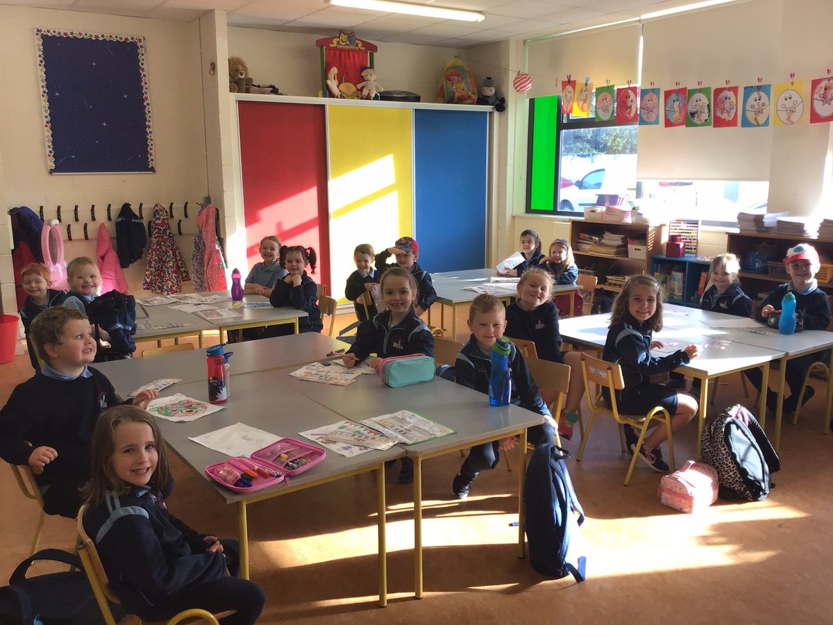Ms_LKennedy's tweet photo. @ns_quin Junior Infants full of smiles on their 2nd full day at school! https://t.co/yedC6UjBcF