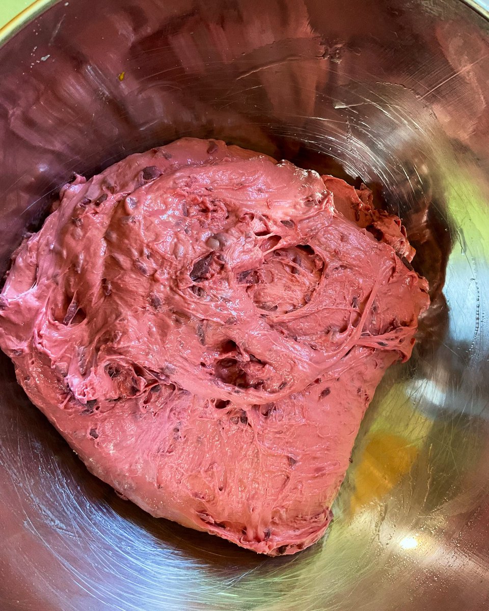 highlandcook's tweet photo. Beetroot dough always looks so pretty don’t you think? My beetroot bannocks get topped with cracked black pepper to add a touch of heat and contrast. Lovely when cut open too and interestingly it toasts really well! #realbread #beetrootbread #beetrootbannock #dough #bread https://t.co/lvIH8gLYwZ