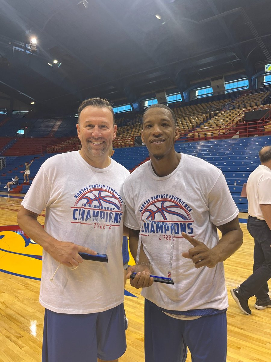 HBLSmoove's tweet photo. Big thank you to my guys @CoachPile @CoachBillSelf my friend @jillsaiapile and @ProCamps for a great weekend! #Champs #MVP #ScoringChamp https://t.co/SRqU5vVPs6