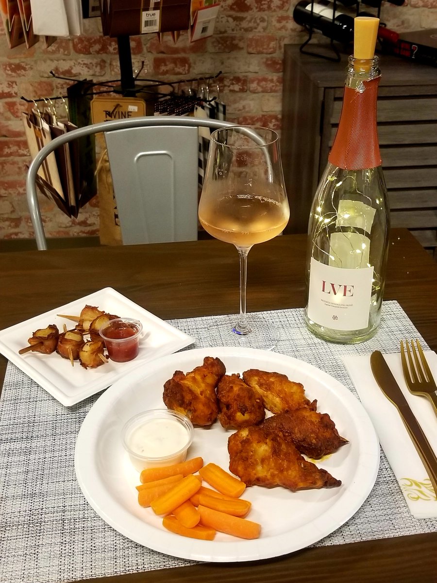 ChooseNJ's tweet photo. It's Day 3 of #NewarkRestaurantWeek! Today, we're featuring Divino Tasting Room. We recommend trying its buffalo wings (pictured here) or bacon-wrapped scallops. 🥓 

📍 369 Raymond Blvd. | @investnewark | @CityofNewarkNJ | @SippersDelight https://t.co/Tz7LwiKzpi