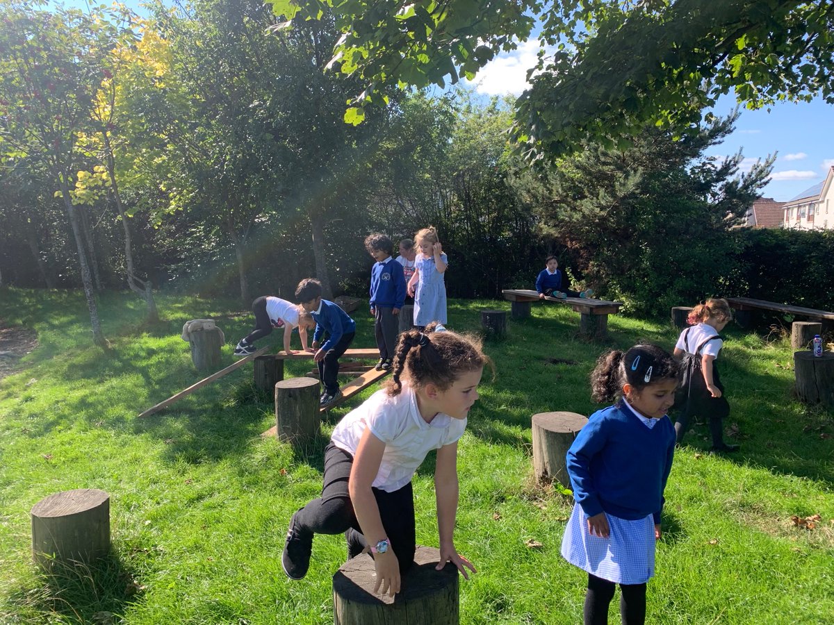 bpsclassof2029's tweet photo. We had a great time in the environmental garden, we thought about how to work together and how to explore confidently #learningisplaying #playingislearning #outdoorlearning https://t.co/0eg9ZoTLFv