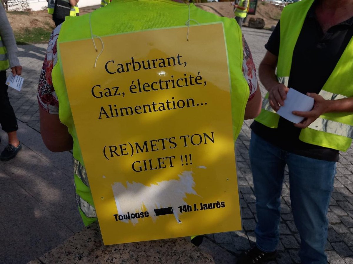 GJinterRdPtOcc's tweet photo. #GiletsJaunes https://t.co/aA5VUBRAl6