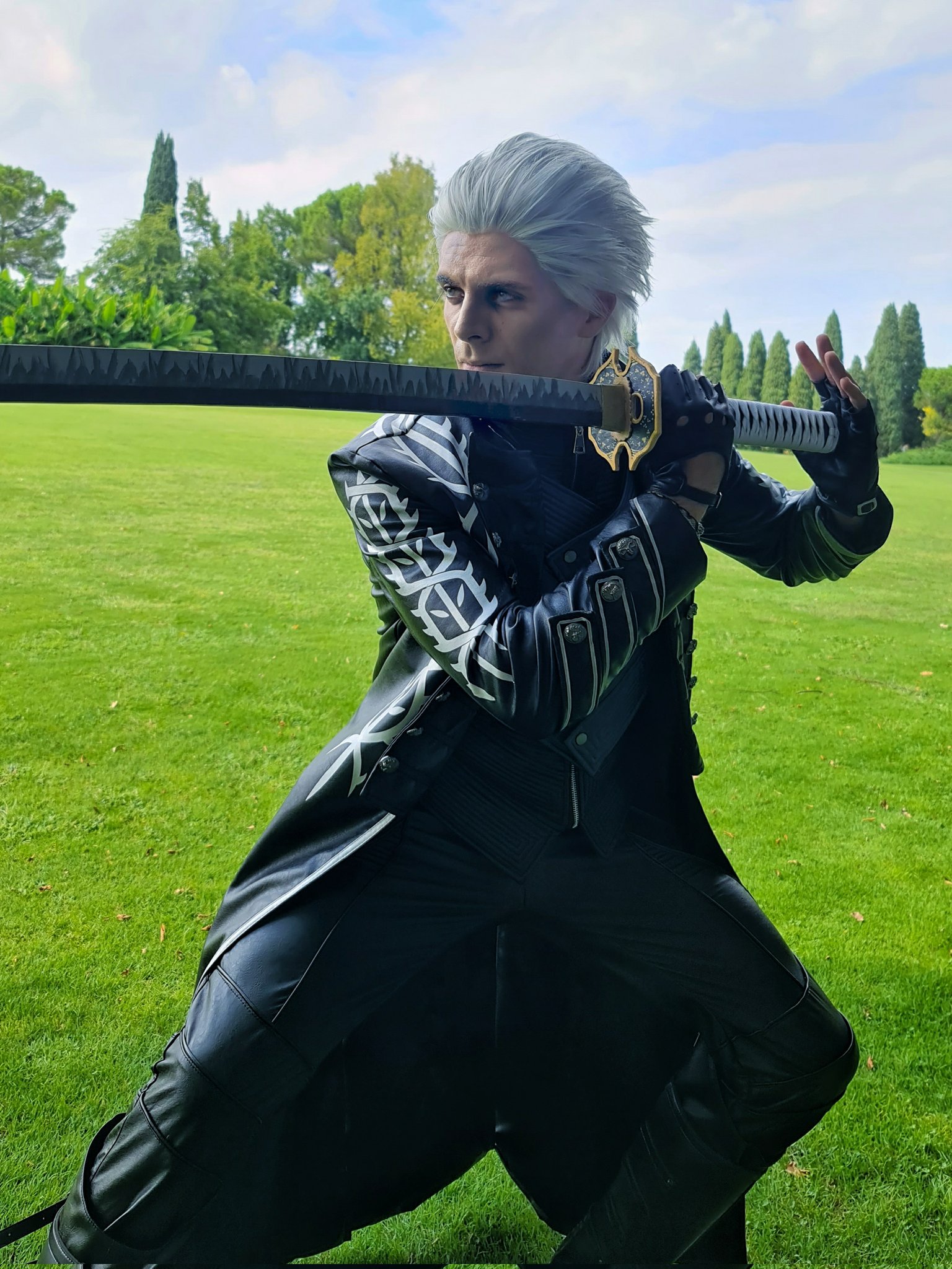 SambuZ Cosplay on X: Jackpot ! (next time we use guns) Dante -  @SambuzCosplay Vergil - @Giuggio794 #Dante #Vergil #DevilMayCry5  #sonsofsparda #cosplay #Devilsword #Yamato #DMC5 #DevilMayCry #jackpot  #dantecosplay #vergilcosplay #sparda