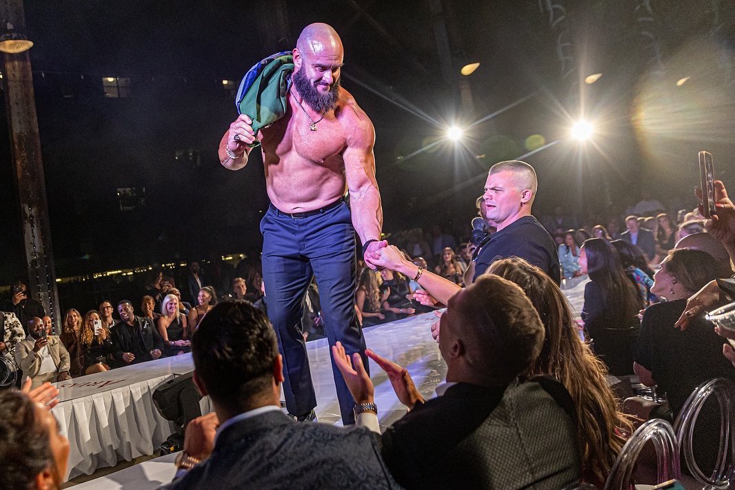 Adamscherr99's tweet photo. Photo drop from the @davidalanstyle #Charity #FashionShow was honored to be apart of such a great event over 80,000$ raised. And of coarse I had to show out for the crowd!!! #MonsterOnTheRunWay #DapperAf #MrStealYourGirl #BeefKing https://t.co/ylazij8qcJ