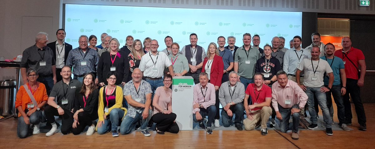 gdp_hessen's tweet photo. Die GdP Hessen ist mit vielen Mitgliedern nach Berlin gereist. Die Fotowand hat nicht ganz gereicht...
#GdPBundeskongress2022
#GdPWirFürMorgen https://t.co/yMcLyLdA7W