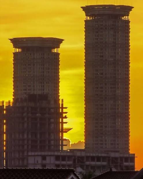 txtdaritng's tweet photo. Dulu sering banget jadiin ini gedung buat patokan kalo mau ke Lippo 😂 https://t.co/ortsjCAbia