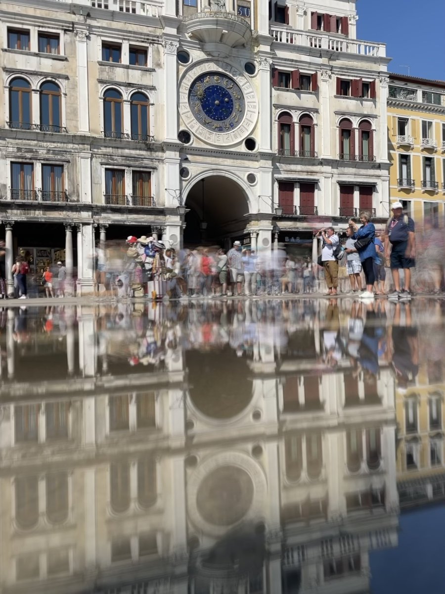 rachel_scott13's tweet photo. The #cloctower in #stmarksSquare in #Venice https://t.co/OC5bXq5WdX