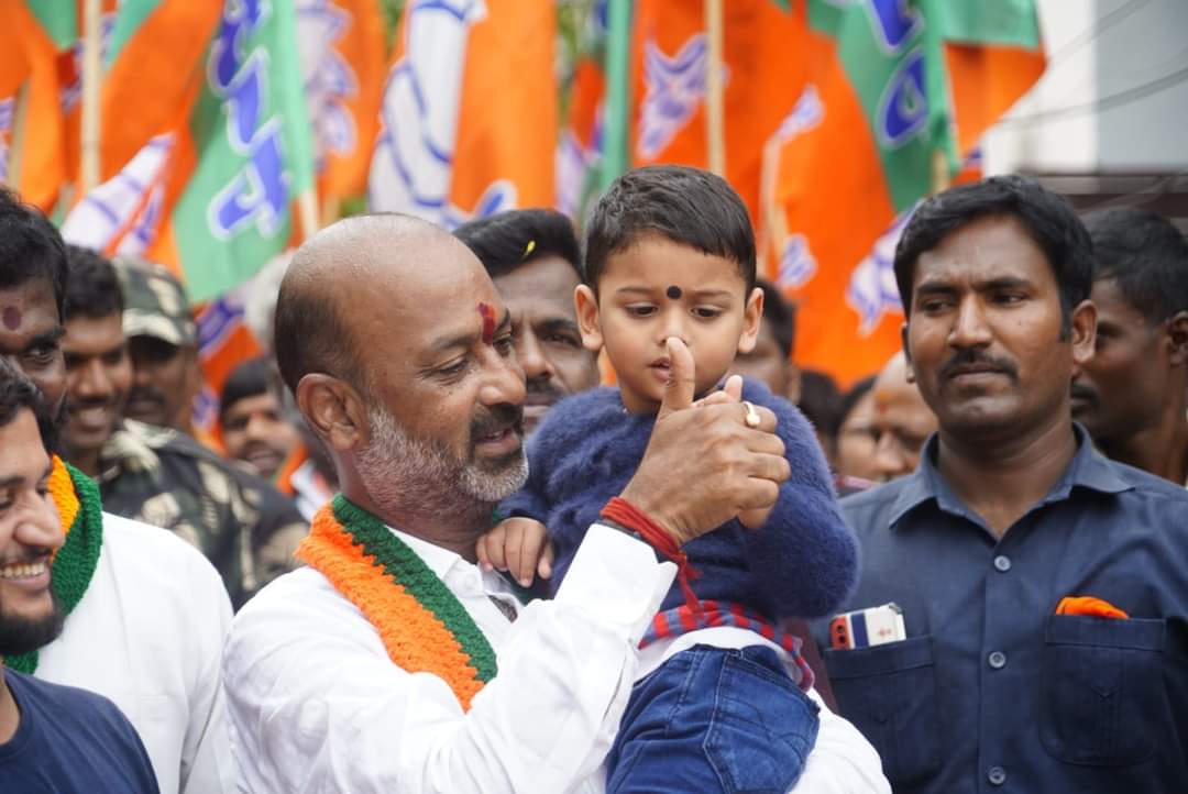 bandisanjay_bjp's tweet photo. When I get older I will be stronger, they'll call me freedom just like a wavin' flag... https://t.co/gsToYAtw8r