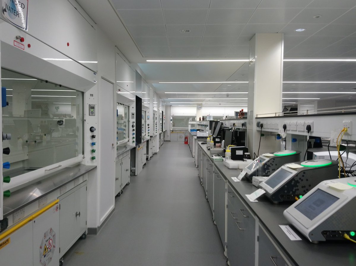 ChemOutreachOxf's tweet photo. It's #OxOpenDay today! The CTL will be open from 10 am for tours and to meet @OxfordChemistry students and tutors π©βπ¬π¨βπ¬ https://t.co/wDeltn8yQm