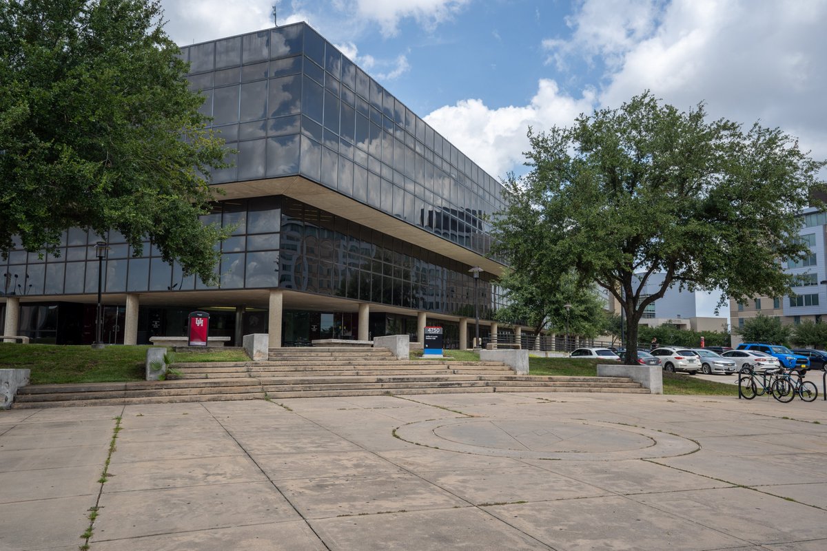 The #UHBauer MSACCY program is now officially a STEM-designated program. The STEM designation enhances the career prospects of graduates in the program, especially international students, program administrators said. bauer.uh.edu/news/2022/baue…  #TheFutureIsOurBusiness