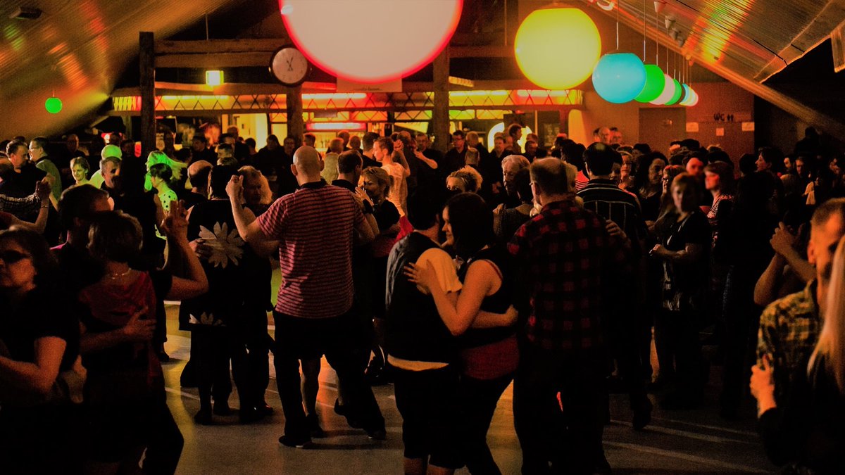 Have a good weekend! ✨ This autumn is full of colourful culture and interesting events in the Jyväskylä Region. 

Lue lisää Keski-Suomen kulttuurisyksystä: visitjyvasky.la/3DnjkSa 🧡

#VisitJyvaskylaRegion <a href="/DiscoverFinland/">Discovering Finland</a> 

📸: Kartano Kievari