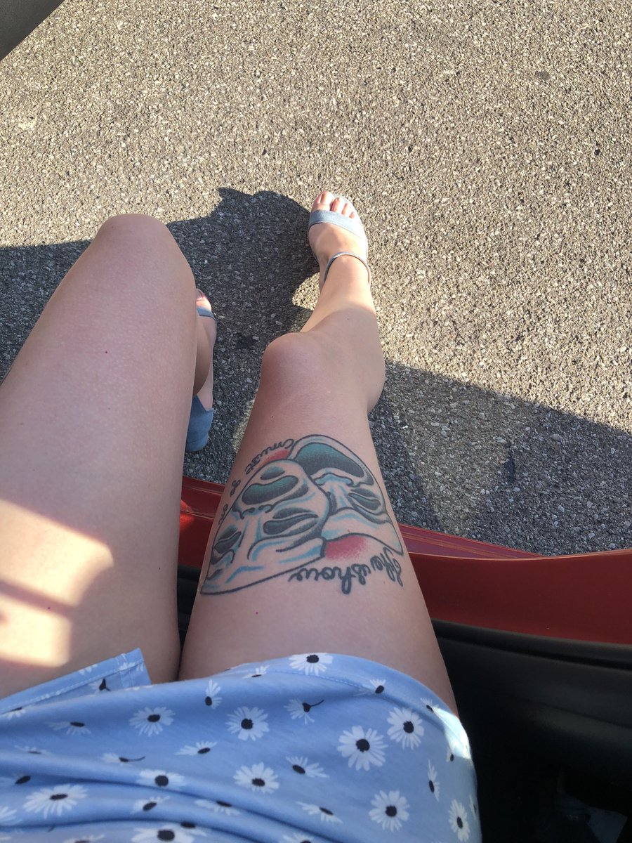 HoneypotEm's tweet photo. Do you like feet ? Should I take a close up ? #feet #feetworship #feetfinder #feetfethish #onlyfans #of #onlyfansgirl #TattooTuesday #paypig #findom #daddy #milf #porn Free onlyfans https://t.co/u7r43bklfg https://t.co/jtVnoW00gp