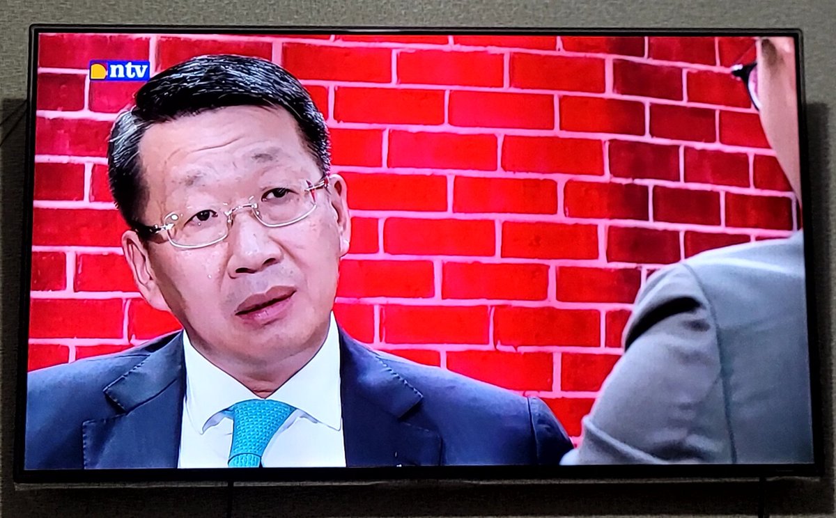 Энэ хүн маш их таалагдаж байнаа.Ямар азаар ийм цаг үед ийм сайдтай байгаа юм бэ 🙏