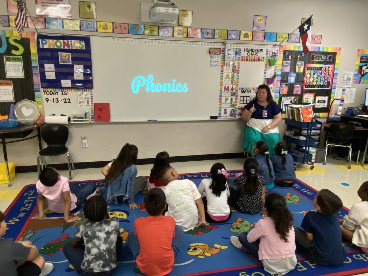 cvperez74's tweet photo. Wow, so much learning in 1st grade this morning! Bison Strong, DEAR time, AR, &amp; Phonics 💙💚 https://t.co/gk5ZqdnxQC