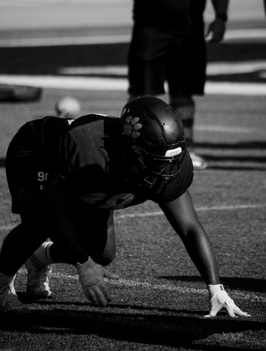 DePauwTigersFB's tweet photo. Back to work. Conference play starts this week 😤

#StillHungry | #TeamDePauw https://t.co/y2lZDWr91t
