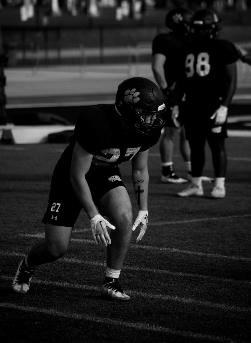 DePauwTigersFB's tweet photo. Back to work. Conference play starts this week 😤

#StillHungry | #TeamDePauw https://t.co/y2lZDWr91t