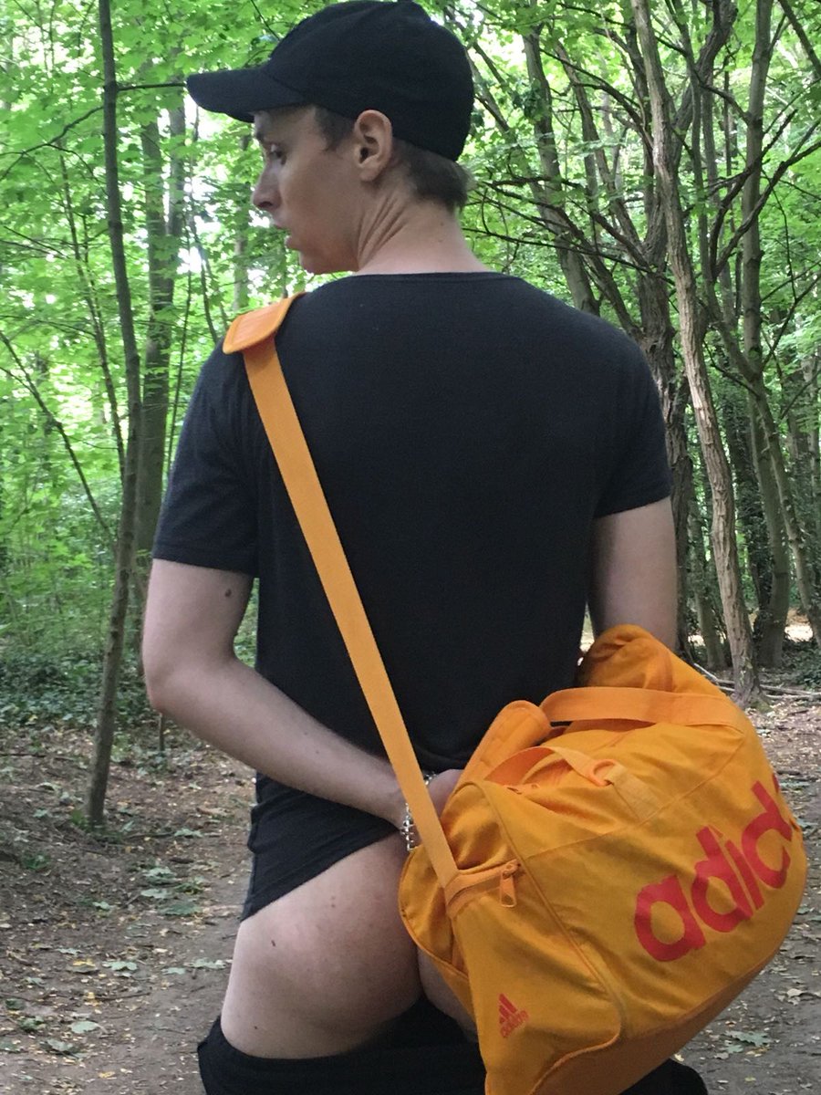 ludicoloparis's tweet photo. Just me perving around in public again. https://t.co/1K52PLaZ0C