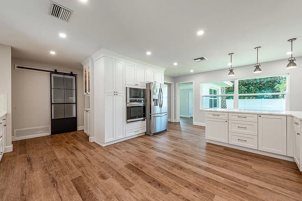 RealtorMerle's tweet image. OPEN HOUSE                                     
Sept 17th &amp;amp; 18th 
12pm to 3pm

2406 Geigel Ave, Orlando, FL 32806
3 beds 2 baths. 1,889 sq ft.  

$549,000

Do not miss the opportunity to see this gorgeous and spacious completely remodelled home. #OpenHouse #Orlando #RealEstate