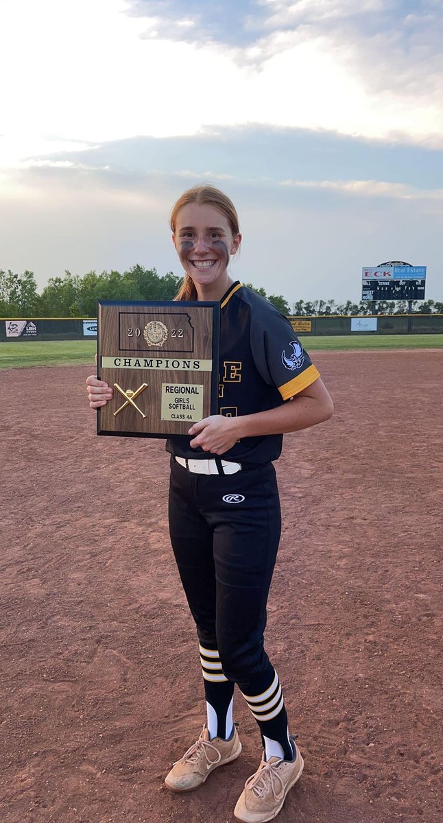 SwccSoftball's tweet photo. ❤️Getting to know your Spartan Softball Team💙
Freshman, Lauren Schneider from Andale, Kansas. Teams:316 Elite &amp; Andale Indians
Achievements: All-League HM Outfield &amp; KS 4A State Tourney participant
Major at SWCC:Business
FunFact: Used to be a pole vaulter
Shoutout: Her mom, Lisa https://t.co/2gJATgD62N
