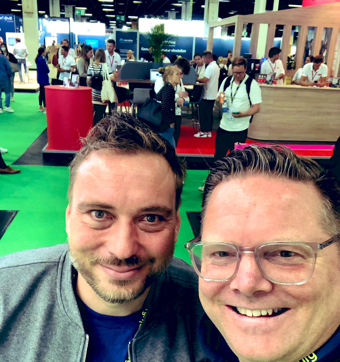 MBlenski's tweet photo. Freue mich schon drauf, wenn Thorben von #radancy uns im nächsten Meeting die neuen Funktionen in seiner Anwendung näherbringt. Immer wieder wieder erhellend, dich zu treffen! #ZPE #Recruiting #dvinci #Digitalisierung #HR Danke @RadancyDE @firstbird @dvinciEasy @ZP_Universe https://t.co/xYO2Mw9Qvw