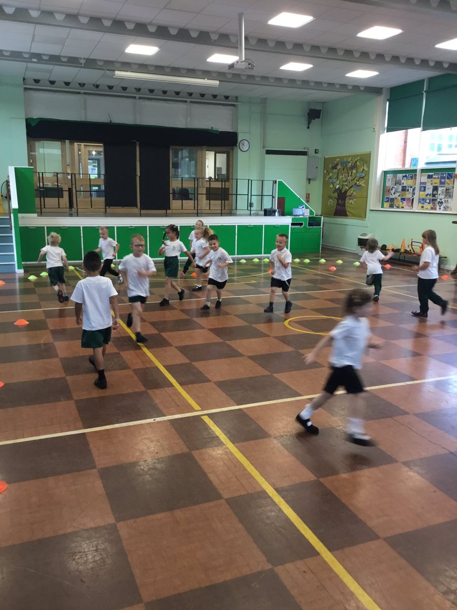 G_M_P_SClass2JG's tweet photo. We have got a lot of sporty children in 2JG! The children thoroughly enjoyed their first PE lesson of the term. 🏃‍♀️ 🏃‍♂️ https://t.co/05WynLOTeN