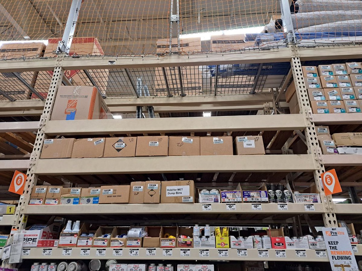 JoshFrom6584's tweet photo. Making sure all the bays look presentable so our associates and customers have a better experience #HD6584 https://t.co/kny0dGFUWD