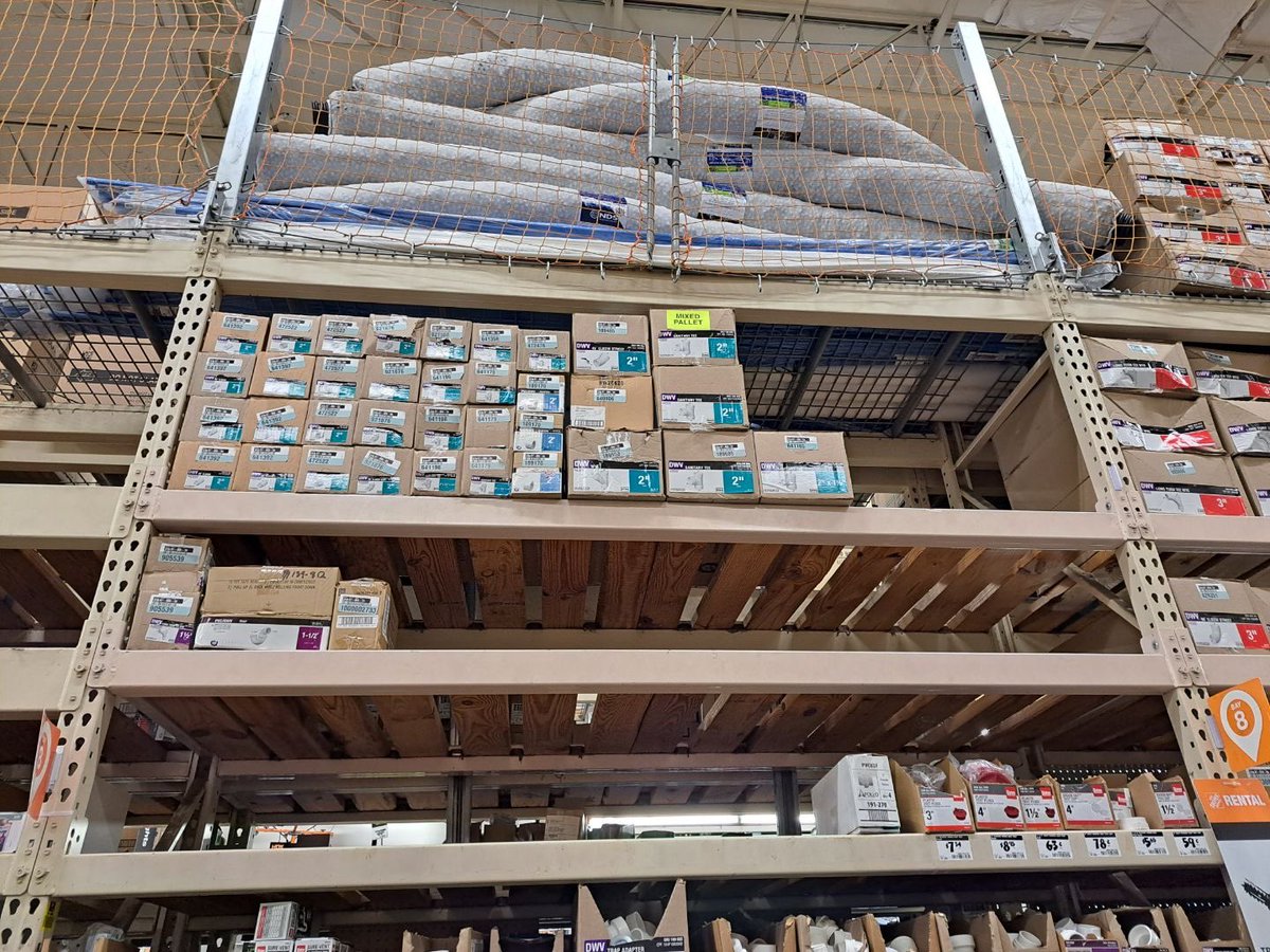 JoshFrom6584's tweet photo. Making sure all the bays look presentable so our associates and customers have a better experience #HD6584 https://t.co/kny0dGFUWD