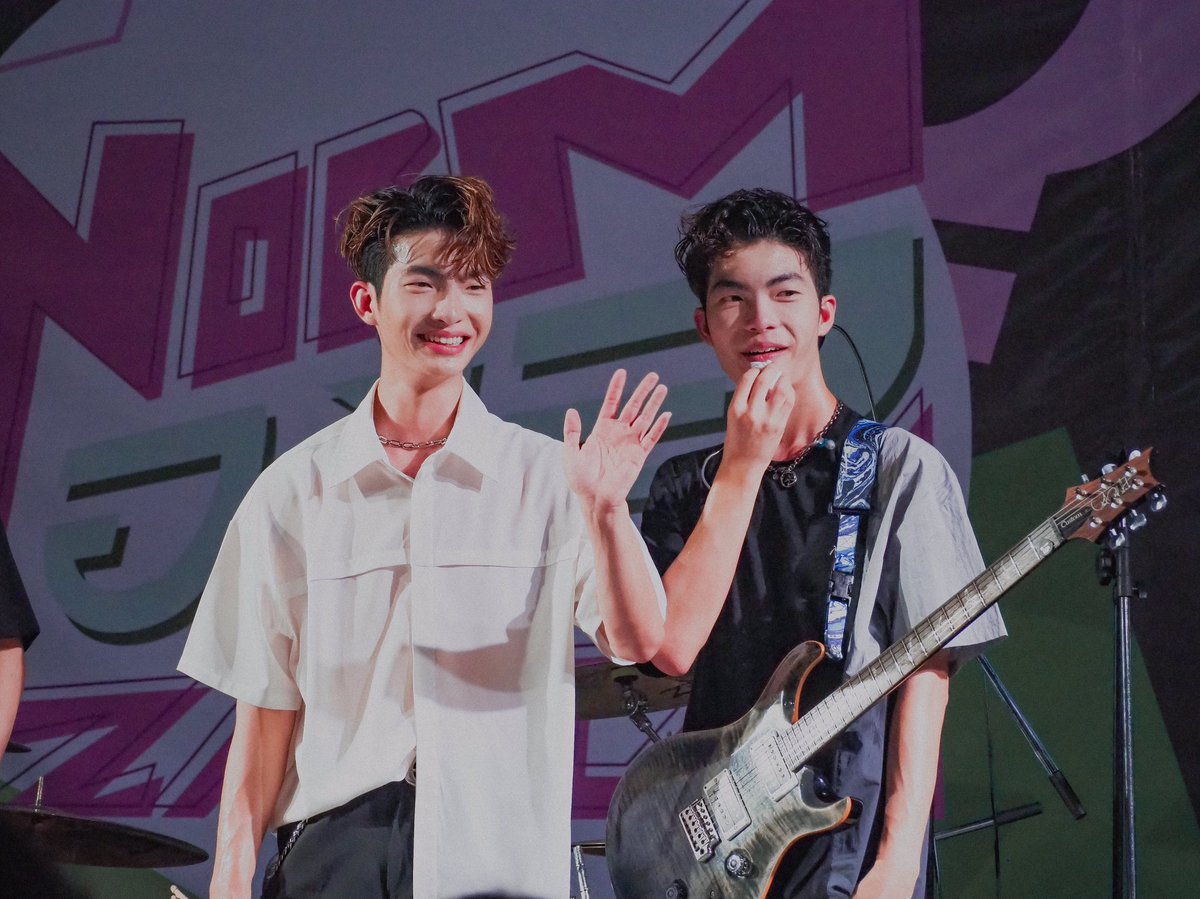 jtwinklez_'s tweet photo. 💙🫶🏻💛
#micsethanun
#macsupanut
#foolstep
#itstriplem https://t.co/SwRNHYxuqo