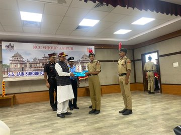 proshillong's tweet photo. Raksha Rajya Mantri Shri @AjaybhattBJP4UK felicitated  the conscientious NCC cadets who showed courage on various occasions at SS Jain Subodh PG College.
@HQ_DG_NCC @nccner @SpokespersonMoD https://t.co/n45ARCHF17