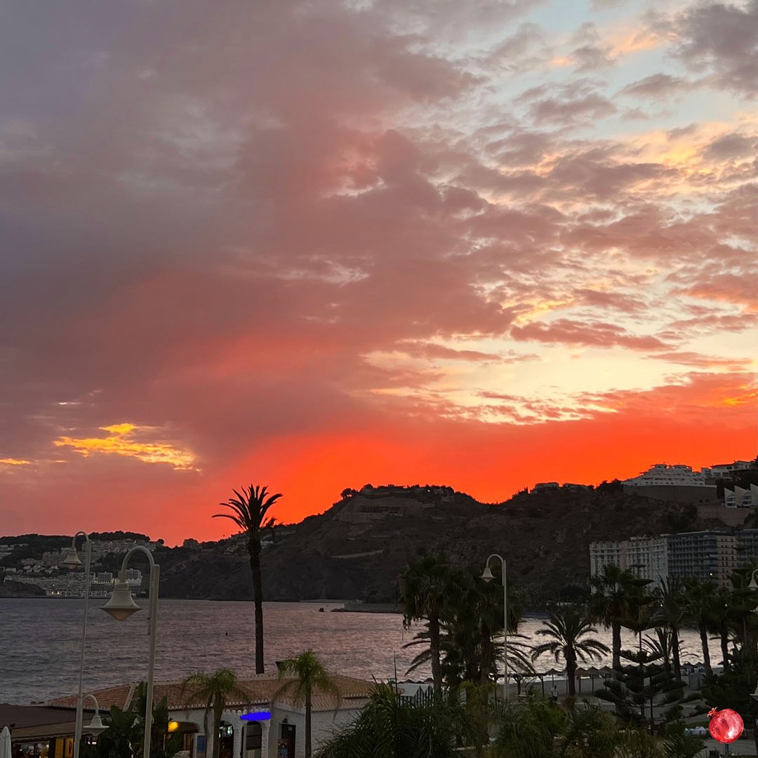 granadapictures's tweet photo. Increíbles atardeceres que parecen de película 🥹

¿Sabrías decirnos en qué pueblo de Granada fue tomada? https://t.co/4XNLuPgqHP
