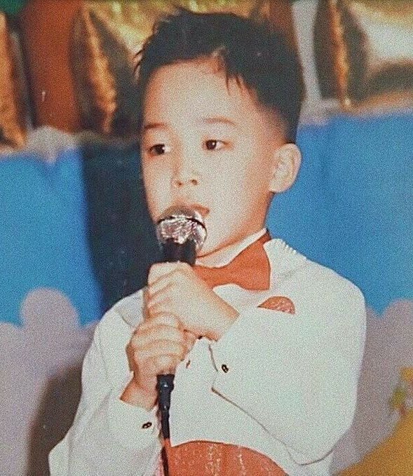 SOULMATE1013_'s tweet photo. 지미니와 마이크 🎤 
우리 지민이 이쁘게 잘 컸다♡
#JIMIN https://t.co/RKLfPGoInf
