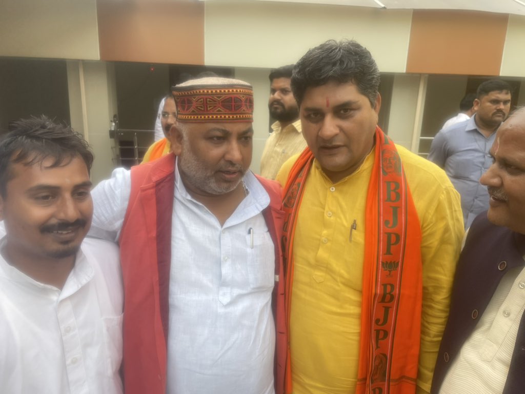 जय श्री राम मित्रों आज प्रदेश कार्यालय में भाजपा obc मोर्चे की पदाधिकारी बैठक में मा० प्रदेश अध्यक्ष जी मा० संगठन महामंत्री का मार्गदर्शन प्राप्त हुआ
