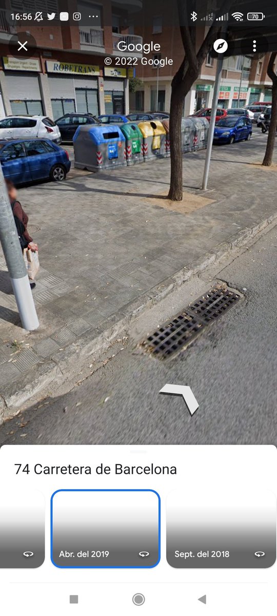 r__viila's tweet photo. @ViladecansTweet Además, la alcantarilla que había antes al lado de la parada del bus era mucho más grande, como se puede apreciar en las siguientes imágenes. Espero que puedan solucionar el problema. https://t.co/hvkPMsSWaS