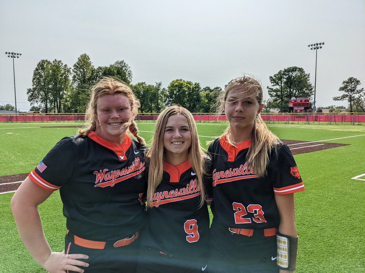 From last night's Dixon game:
Emma 7IP 1H 16K 0ER and 2-3 at plate with a double and RBI
Alyssa 2 hits
Regan 1-2B and 3 RBI's