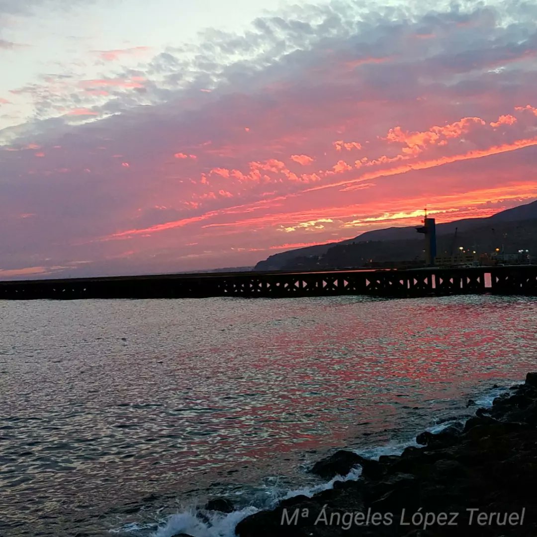 MariAngelesLpez's tweet photo. #atardeceres de #fuego🔥 en #almeria #firesunset🔥 #coucherdusoleil #sonnenuntergang🌅 mit #feuer @almerialovers @ALMERIAEMBRUJDA @AlmeriaTrending @ciudad_almeria @ILoveAlmeria @Senderosalmeria @loves_almeria_ @EmociomAlmeria https://t.co/8A9cGJzZKw
