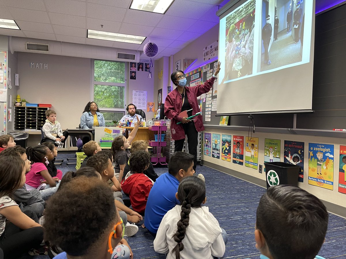 TeachMrsBarrett's tweet photo. RHE First Grade is very thankful for these community workers coming to talk to us about their jobs and how they help the community!What an authentic and meaningful way to end our Unit 1 research project!#WeAreWayne @MrsRamljak @BrittonAWayne @Erwin13Alicia @WayneTwpSuper https://t.co/dFf3EZugWR