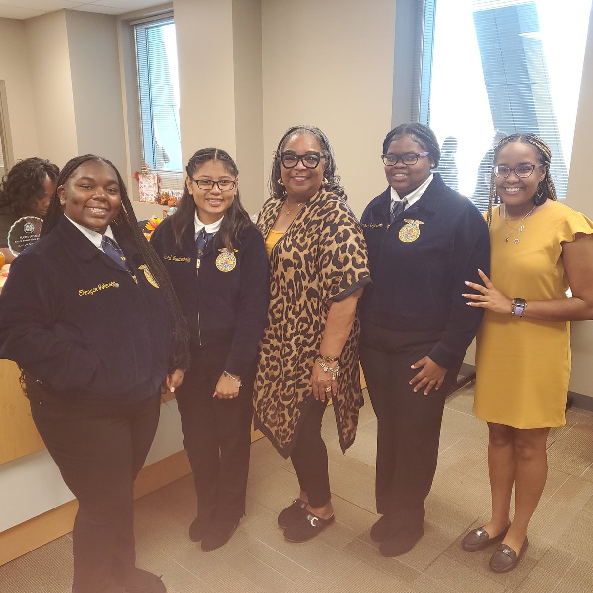 mzkatdan's tweet photo. Thank you TransportationSecretary @PeteButtigieg @JacksonLeeTX18 for visiting  @NorthForestHigh. @mariedadams @HISDPressOffice @HISDREADY2RISE @HisdMyrna @HISDREADY2RISE https://t.co/NAnUq4lBKz