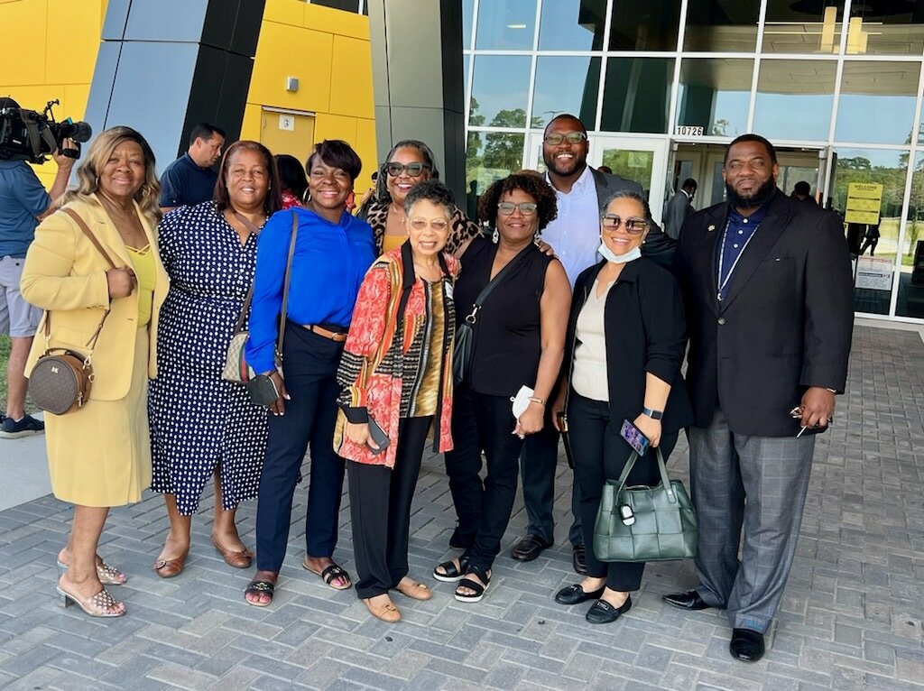 mzkatdan's tweet photo. Thank you TransportationSecretary @PeteButtigieg @JacksonLeeTX18 for visiting  @NorthForestHigh. @mariedadams @HISDPressOffice @HISDREADY2RISE @HisdMyrna @HISDREADY2RISE https://t.co/NAnUq4lBKz