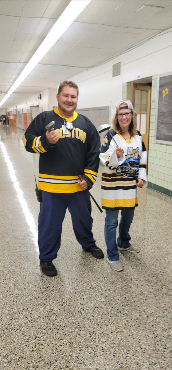 Jth_fromcle's tweet photo. Spirit Day: Day 2 (Adam Sandler Day)
HAPPY GILMORE #ParmaHigh #adamsandler https://t.co/CXc5qL8AQU