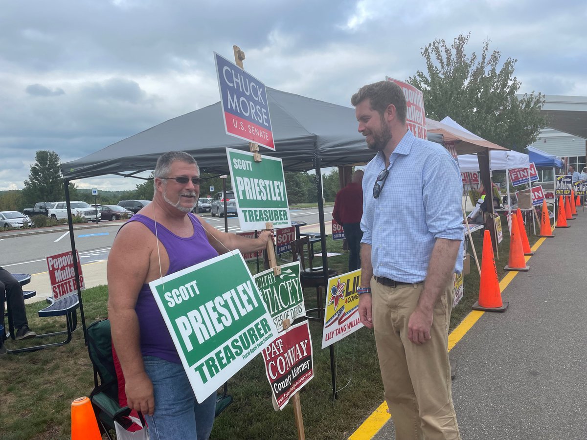 HanselForNH's tweet photo. Lots of great supporters and candidates in Windham today! Polls are still open across the state, so make sure to vote! https://t.co/G14a3yWSmv