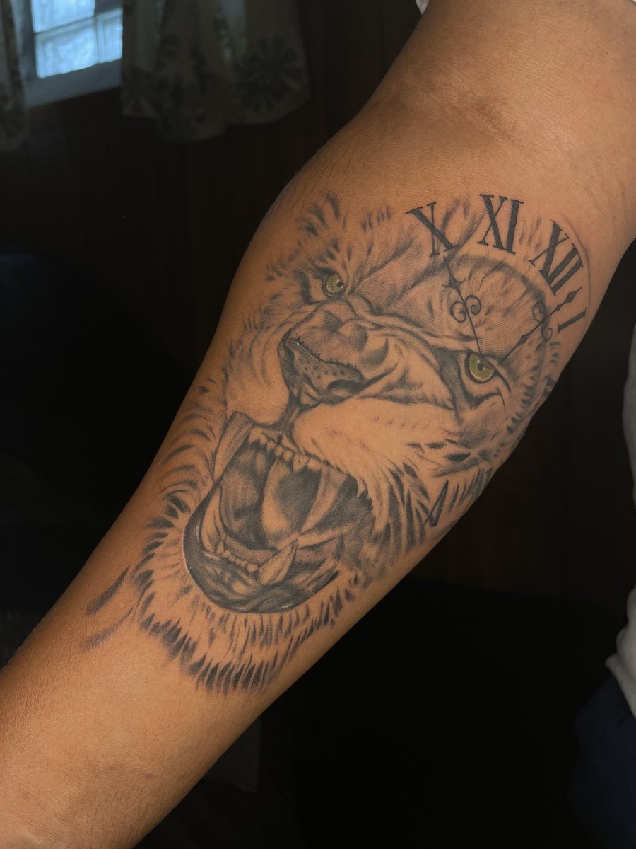 100Yrs_Jt's tweet photo. I feel like I haven’t posted tattoos on here in a almost a year, so here are some tattoos. Follow me on IG: @hoodvang0gh https://t.co/nGQMwtAfhK