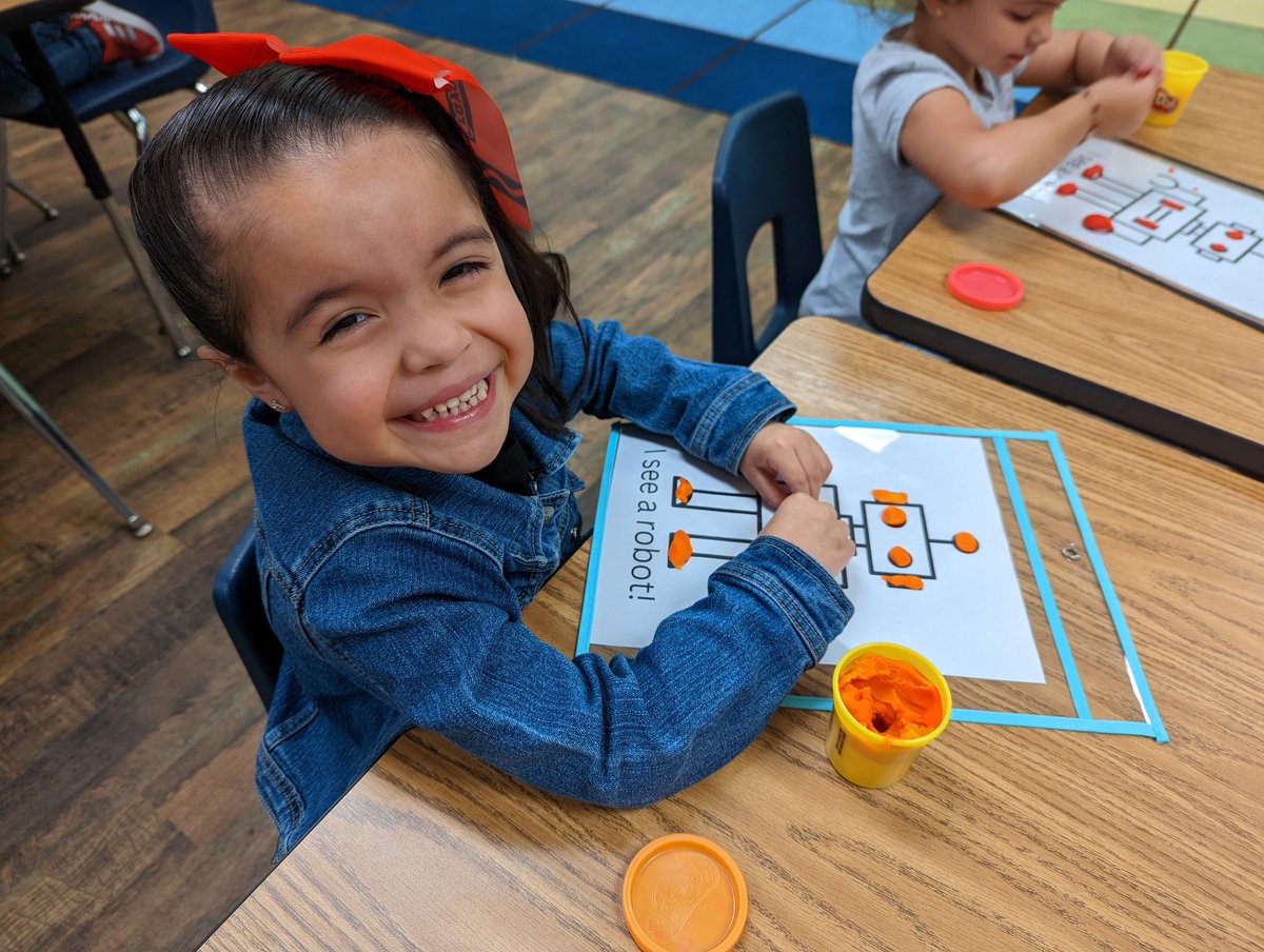 TimbersSTEM's tweet image. Always such a great way to end my Tuesday! Robots everywhere in @JMarquez_TE&apos;s class! @HumbleISD_TE @TEMsSowa @MrGriffin_TE