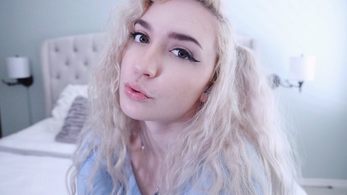 Watch RoseASMR's leaked NSFW photo on TwXstars