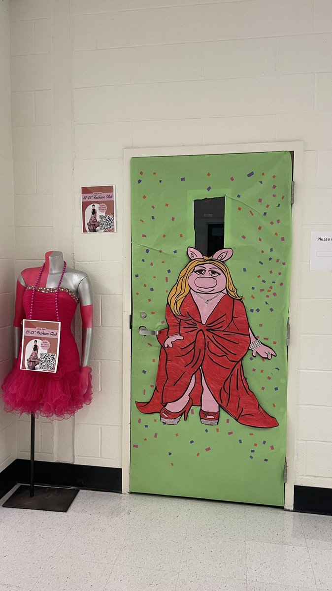 MrsCrabtr33's tweet photo. #ELHS #HOCO2022 #HallDecor #CO2026 #SesameStreet https://t.co/xodcUhvGXo